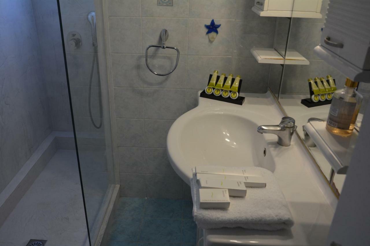 Zeas Apartment Pireus Exteriör bild